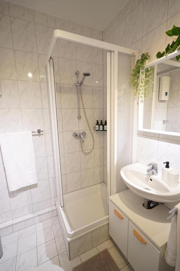 Dein Flughafen Messe Apartment Nahe Duesseldorf 2 Duisburg Dış mekan fotoğraf